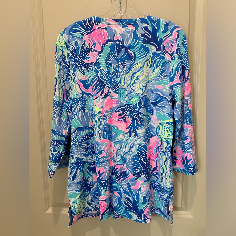 NWT Lilly Pulitzer size large blue and pink 3/4 length UPF 50+ women’s shirt - Picture 6 of 6